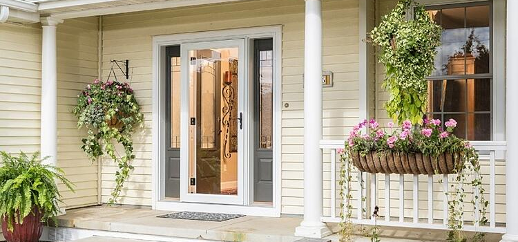 screen door installation in Carlsbad